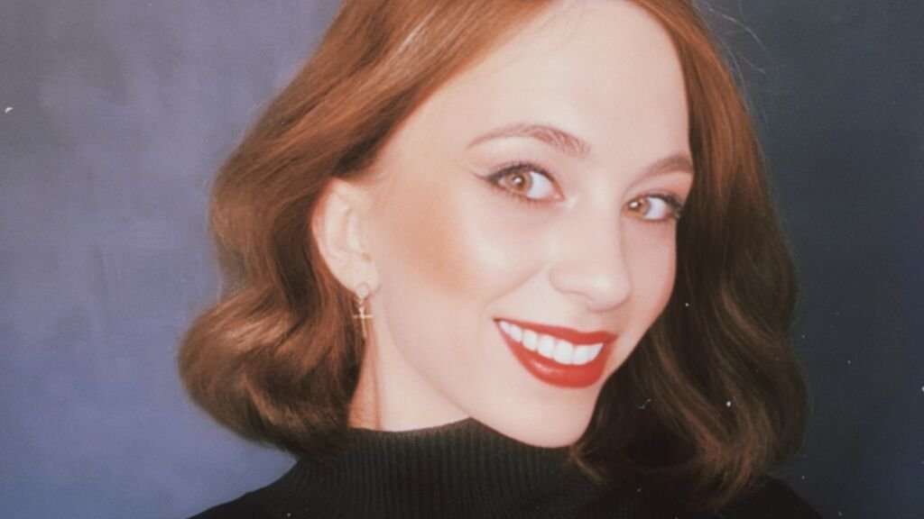 From Amateur to Webcam Model: SeverinaLisbon's Journey From Amateur to Webcam Model: SeverinaLisbon’s Journey