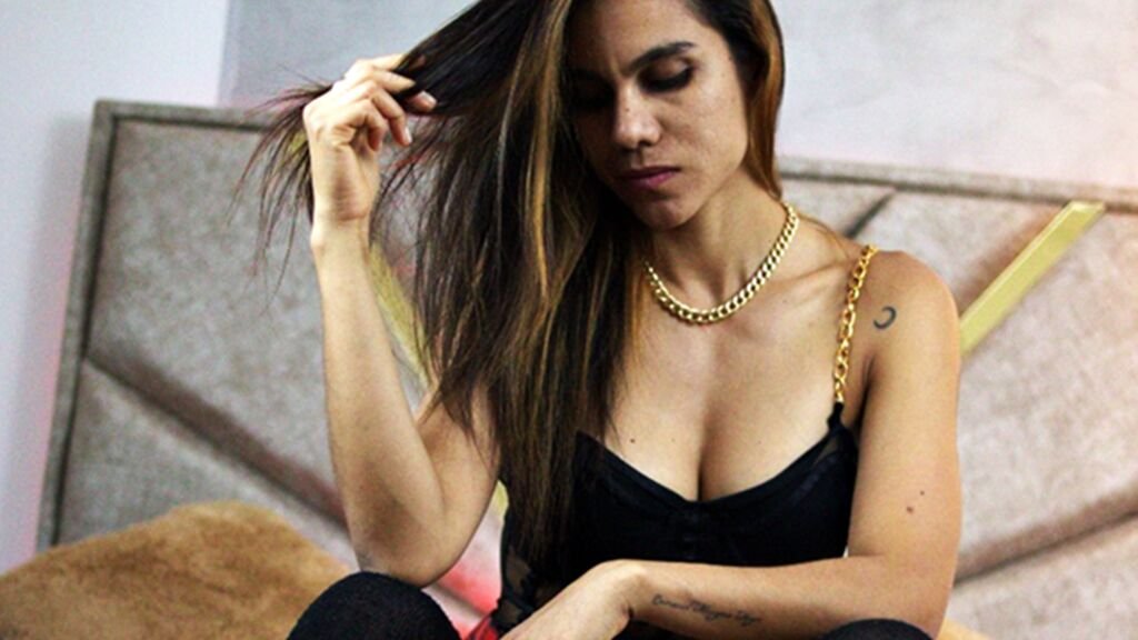 From Amateur to Webcam Model: SofiaAllenn's Journey From Amateur to Webcam Model: SofiaAllenn's Journey