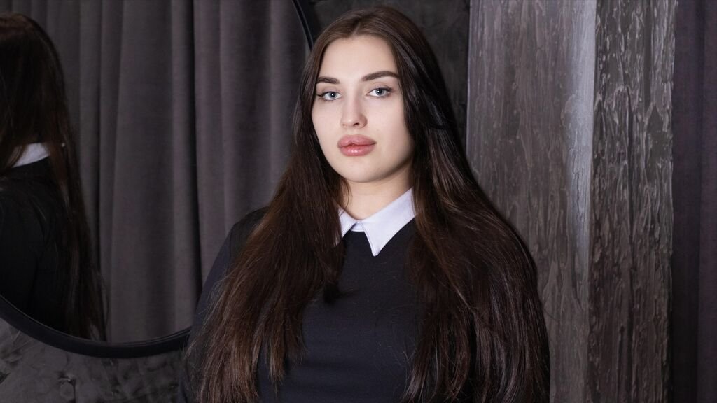 From Amateur to Webcam Model: TaliaTram’s Journey