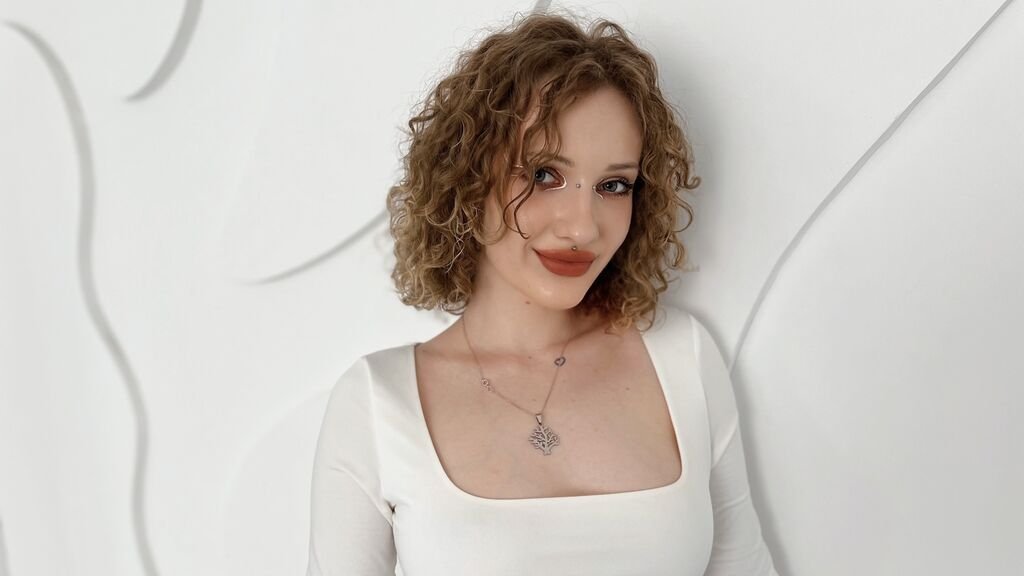 From Amateur to Webcam Model: The RavenCarver Story From Amateur to Webcam Model: The RavenCarver Story