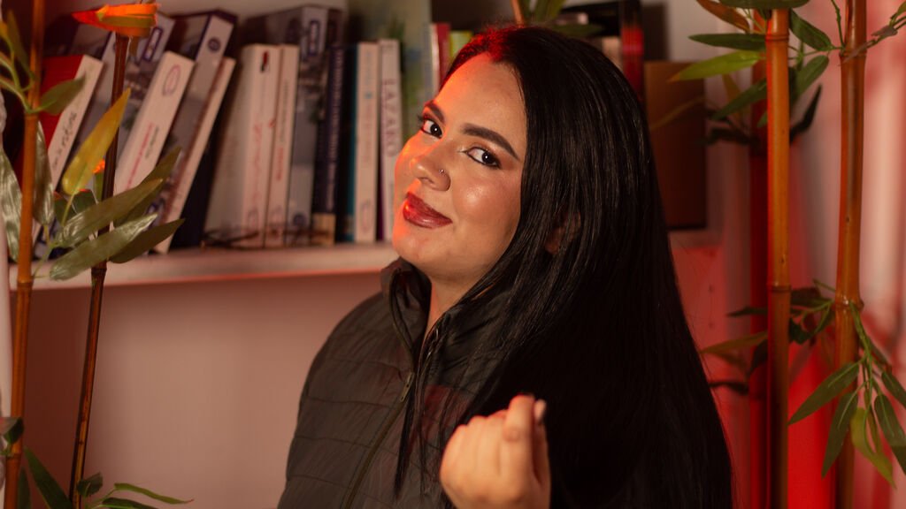 From Amateur to Webcam Model: The Rise of AmeliaAndraez From Amateur to Webcam Model: The Rise of AmeliaAndraez