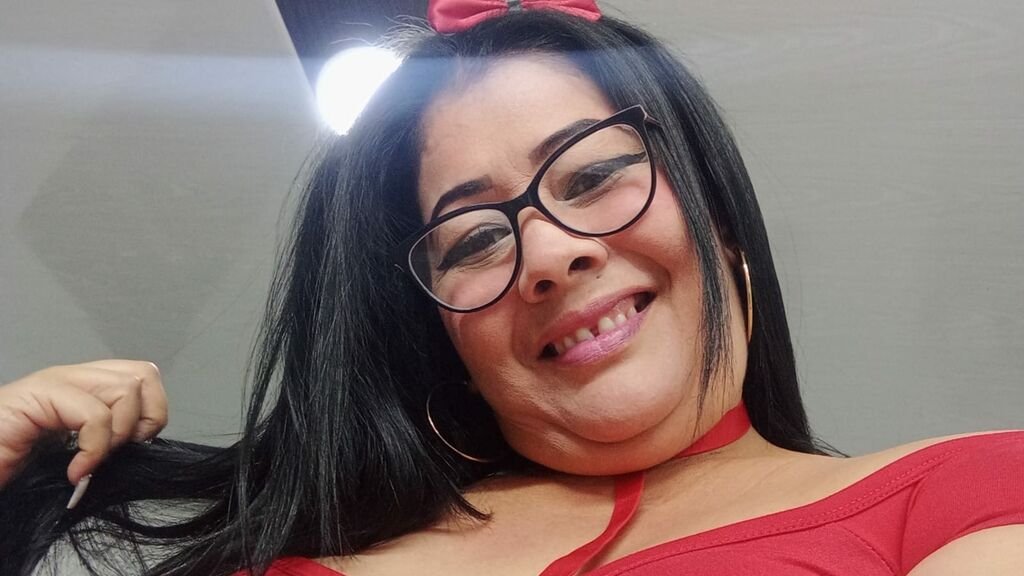 From Amateur to Webcam Model: Yina Wilson's Journey From Amateur to Webcam Model: Yina Wilson’s Journey