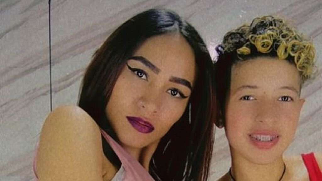 From Hobby to Business: The Amateur Webcam Model Journey of KellyAndFelixx From Hobby to Business: The Amateur Webcam Model Journey of KellyAndFelixx