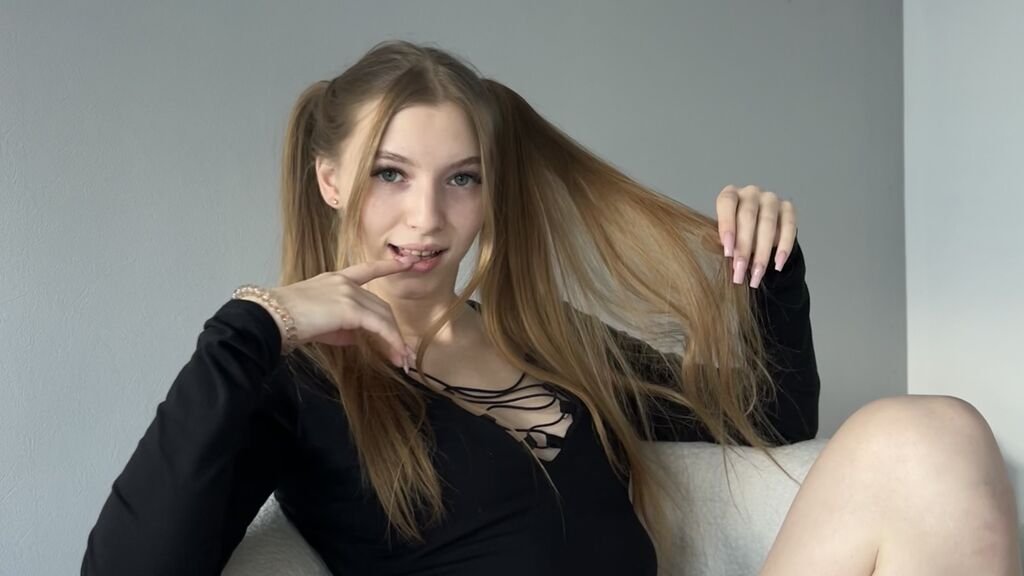 From Hobby to Business: The Rise of Amateur Webcam Model HannaEglitis From Hobby to Business: The Rise of Amateur Webcam Model HannaEglitis