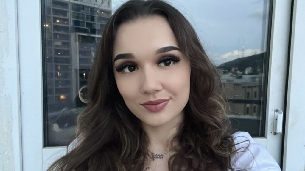 From Hobby to Career: The Rise of LiaBright, Amateur Webcam Model From Hobby to Career: The Rise of LiaBright, Amateur Webcam Model