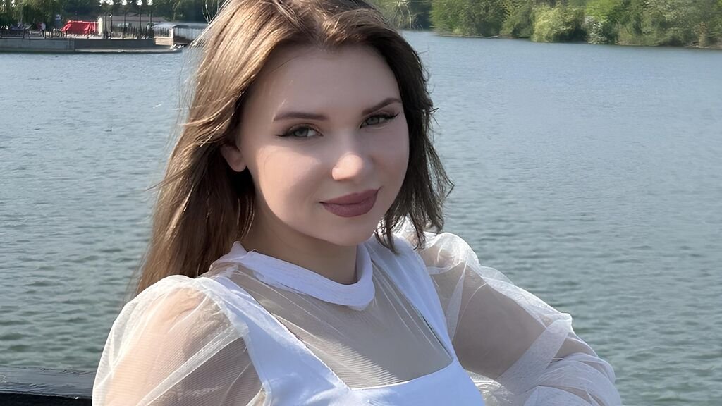 From Hobby to Success: The Rise of AmandaDash’s Amateur Webcam Modeling Career