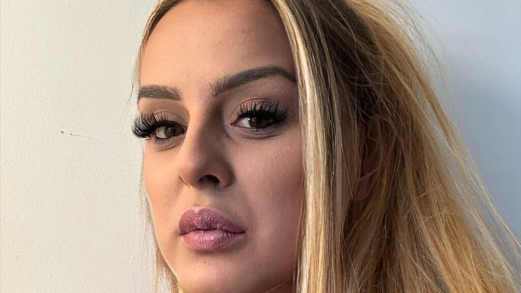 GinaSchmit's Amateur Webcam Model Adventures GinaSchmit’s Amateur Webcam Model Adventures