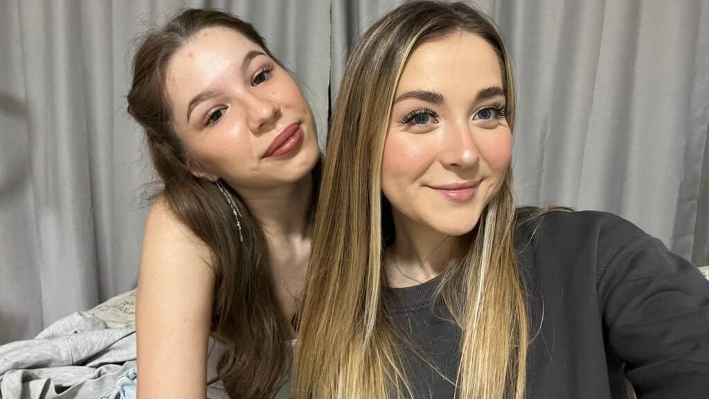 ilonaandericka cam chaos charm