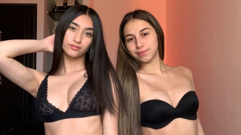 IrisandVianca: Your Screens New Besties IrisandVianca: Your Screens New Besties