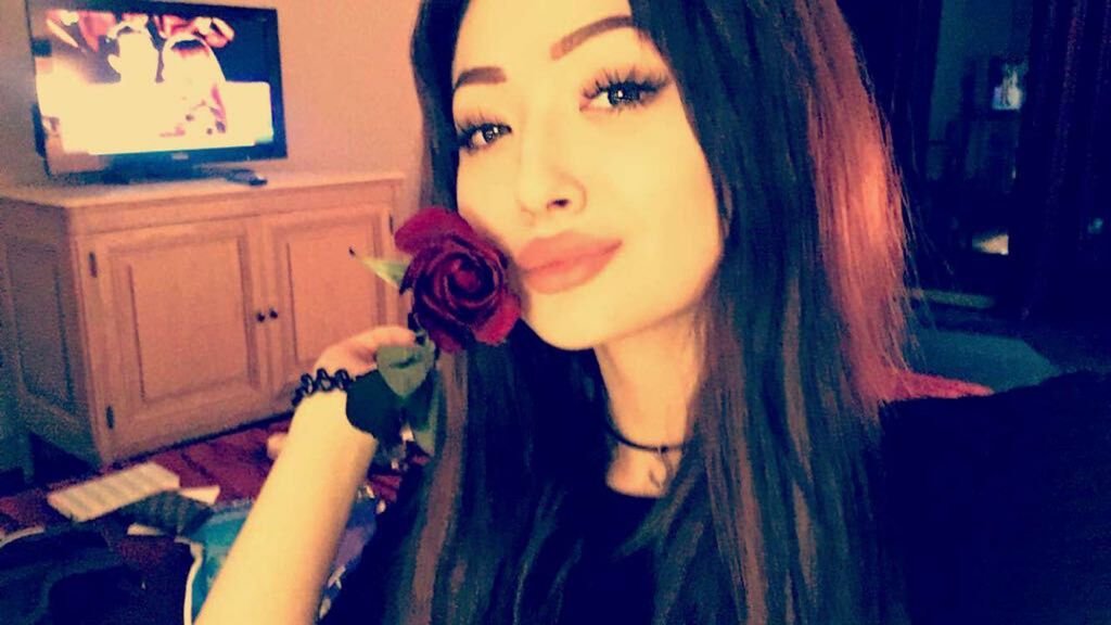 Is it Smith? The Amateur Webcam Model's Rise to Fame Is it Smith? The Amateur Webcam Model’s Rise to Fame