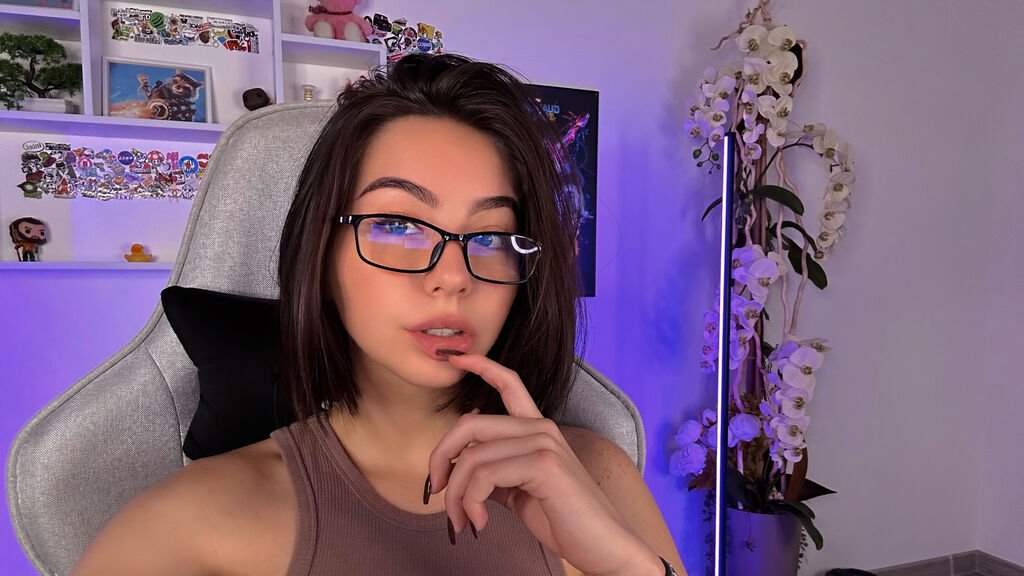 IsabellaMint's Amateur Webcam Model Adventures IsabellaMint’s Amateur Webcam Model Adventures