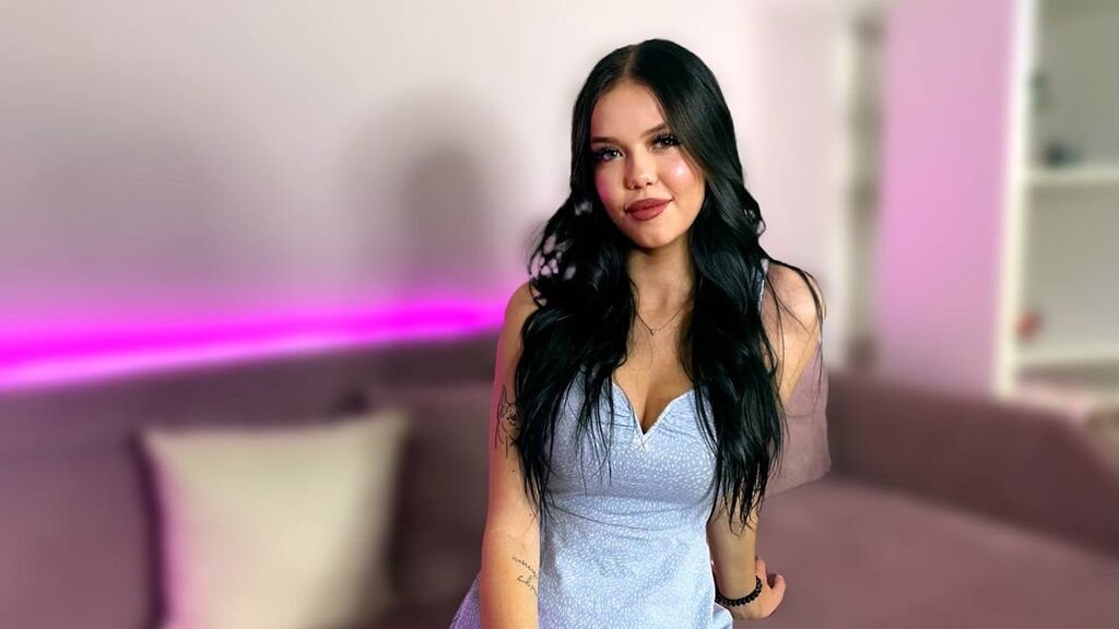 IvonaElby's Amateur Webcam Model Adventures IvonaElby’s Amateur Webcam Model Adventures