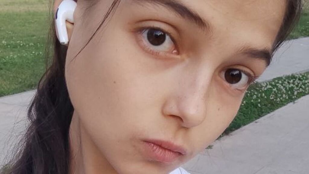 JacquelinDehetre: More Than a Webcam, a World JacquelinDehetre: More Than a Webcam, a World