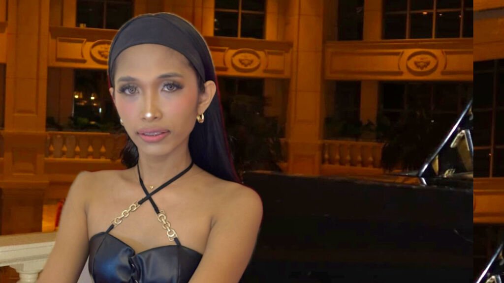 KalahinaFernandes Cam Canvas