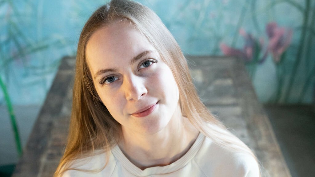 KellyHilly's Amateur Webcam Model Adventures KellyHilly’s Amateur Webcam Model Adventures