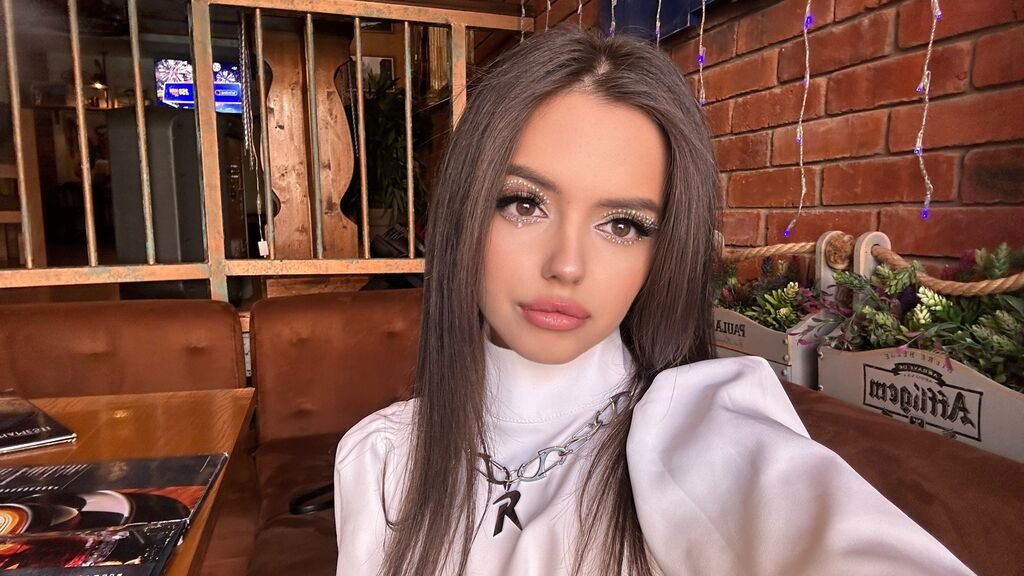 KrisAmelis Cam: Unfiltered & Fabulous