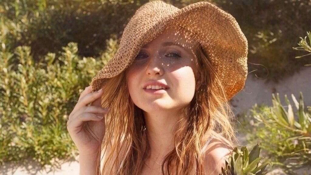 LanaviSmithe: More Than Just a Webcam LanaviSmithe: More Than Just a Webcam