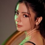 laurymoons amateur webcam model shares her passionate performance