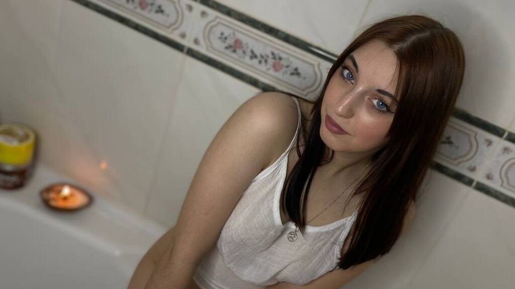 LeiaMorenos Cam: More Than Meets The Eye LeiaMorenos Cam: More Than Meets The Eye