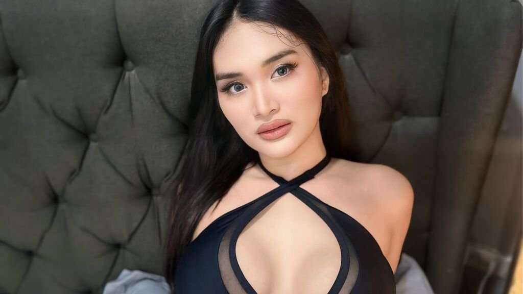 leonorsilvas cam more than meets the eye