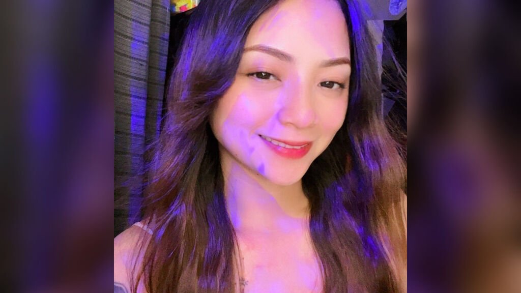 LexPinay's Amateur Webcam Model Adventures LexPinay’s Amateur Webcam Model Adventures