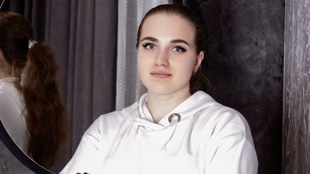 Lia Melton’s Amateur Webcam Model Adventure