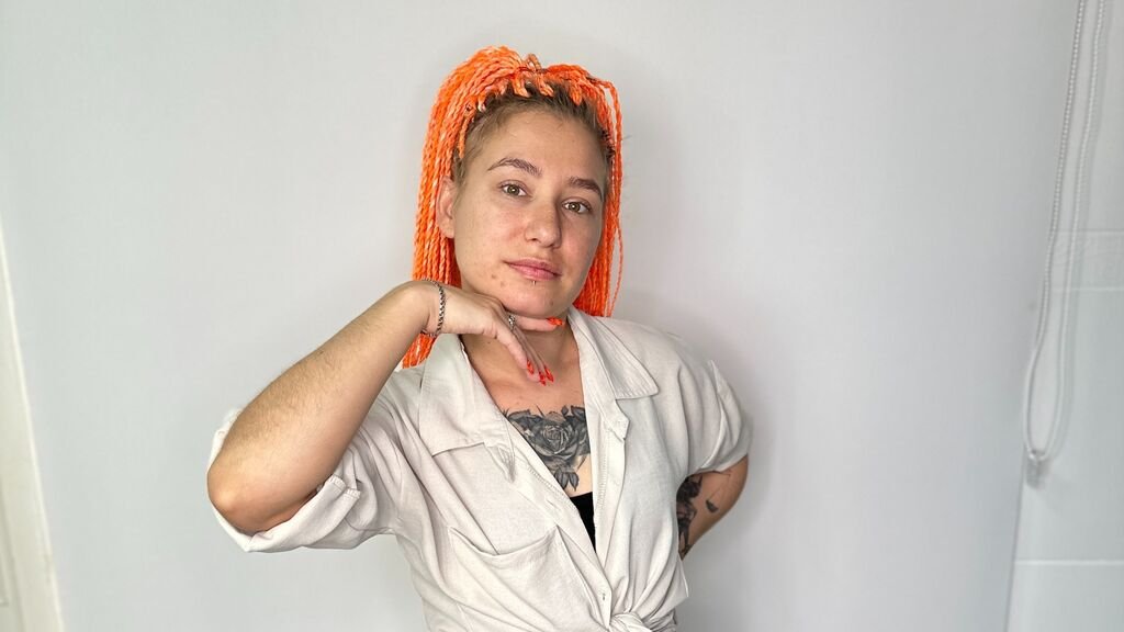 LinnDejarnette: Beyond the Webcam Glow