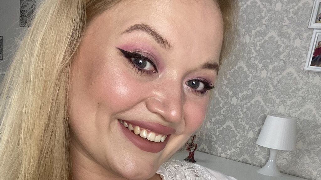 LisaWilly’s Amateur Webcam Model Adventures