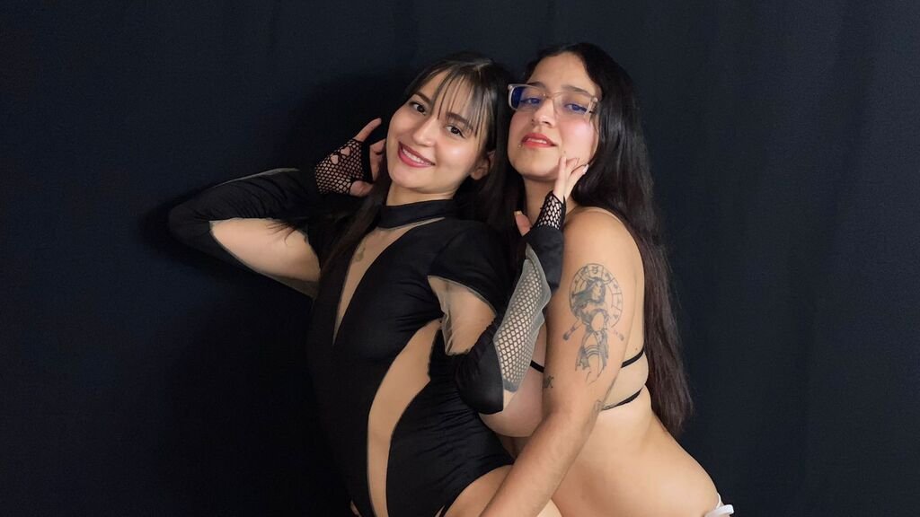 Luciana & Violet: Our Cam, Our World