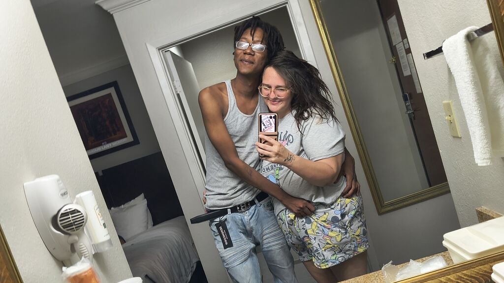 MosesStars: Streaming Stardust & Sass MosesStars: Streaming Stardust & Sass