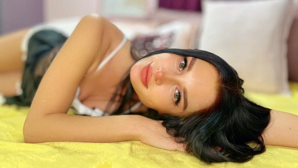 NansiRay’s Amateur Webcam Modeling Adventure