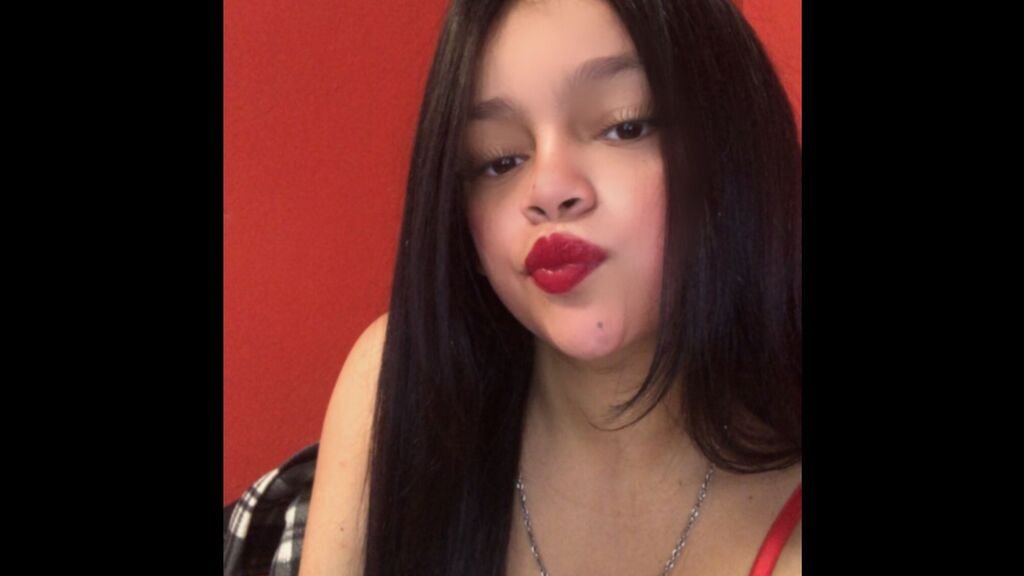 NicolleVargas’ Amateur Webcam Model Adventures