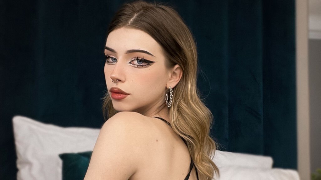 NikkiLay's Amateur Webcam Model Adventures NikkiLay’s Amateur Webcam Model Adventures