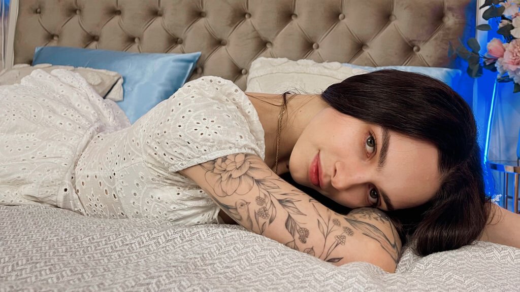 norahesthers amateur webcam model adventures