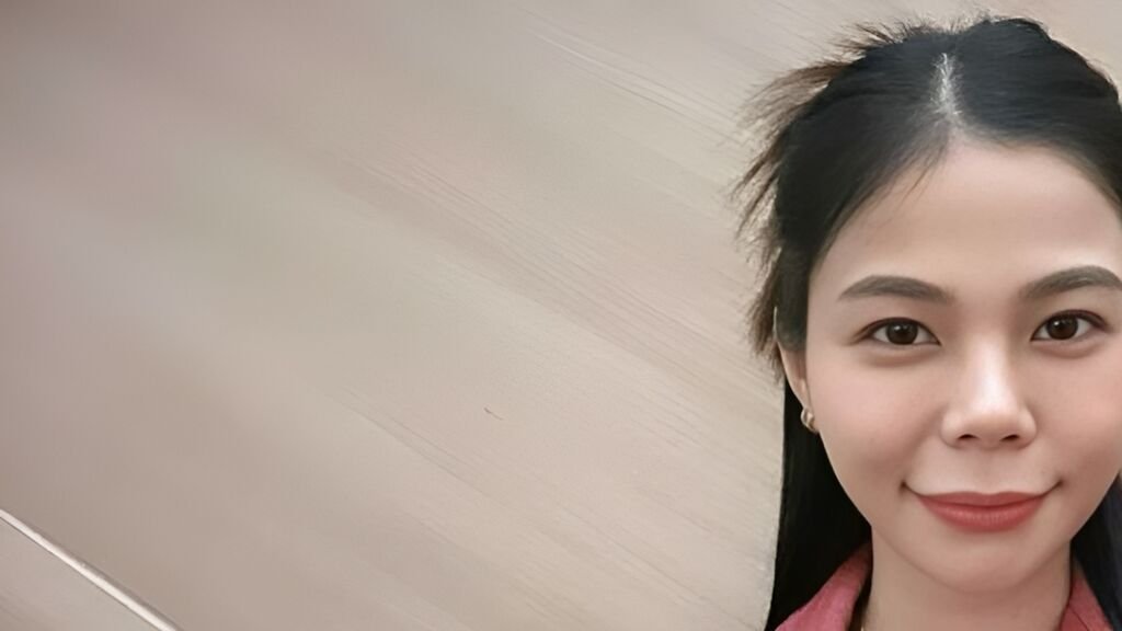 Pchitas Pixelated Paradise: A Candid Cam Journey