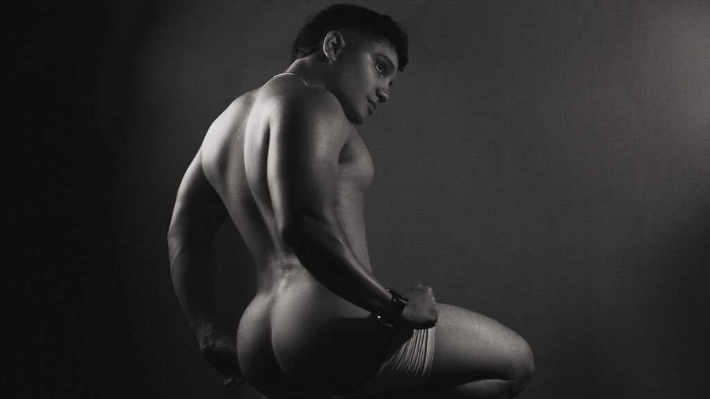 RaymondMorris: Unfiltered & Unexpectedly Fun