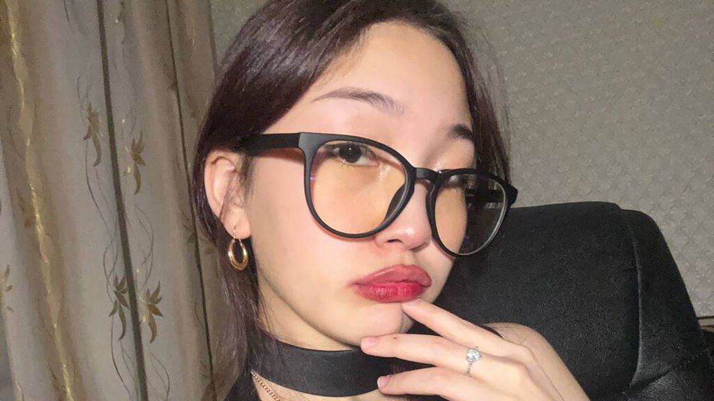 rayplutos amateur webcam model adventures