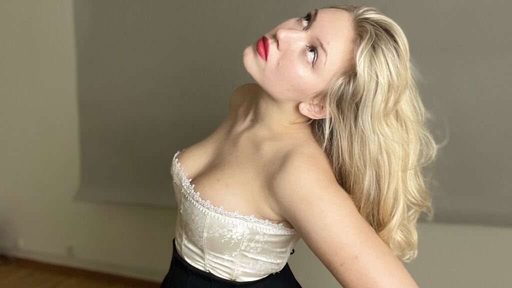 RoseLiin’s Amateur Webcam Model Adventures