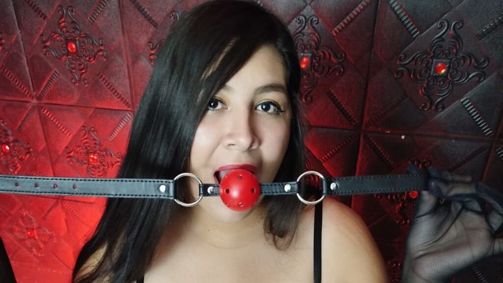 SamanthaSale: Beyond the Screens Glow