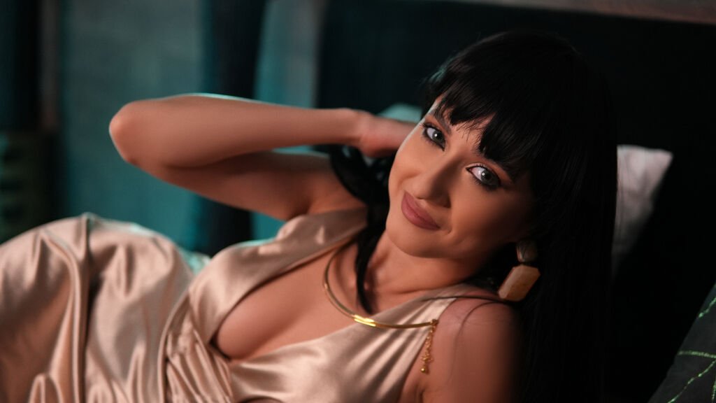 SarahGrimez's Amateur Webcam Model Adventures SarahGrimez’s Amateur Webcam Model Adventures