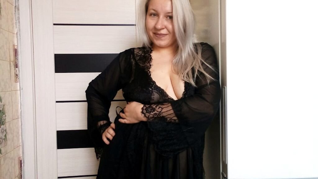 SaraKatherin's Amateur Webcam Model Adventures SaraKatherin’s Amateur Webcam Model Adventures