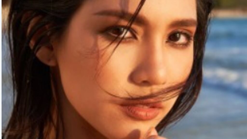 SaraMiyani's Amateur Webcam Model Adventures SaraMiyani’s Amateur Webcam Model Adventures