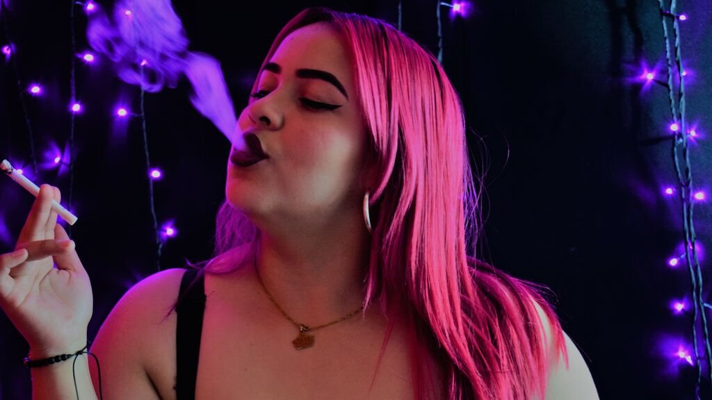 ScarlettGarsias Cam: Unfiltered & Fabulous ScarlettGarsias Cam: Unfiltered & Fabulous