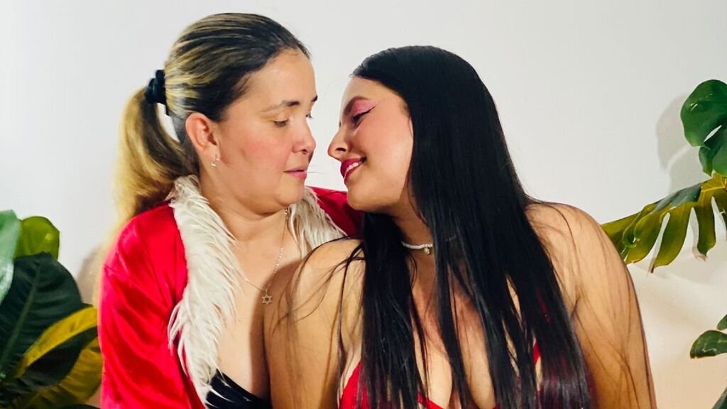 Sofi & Amber: Your Screens New Besties