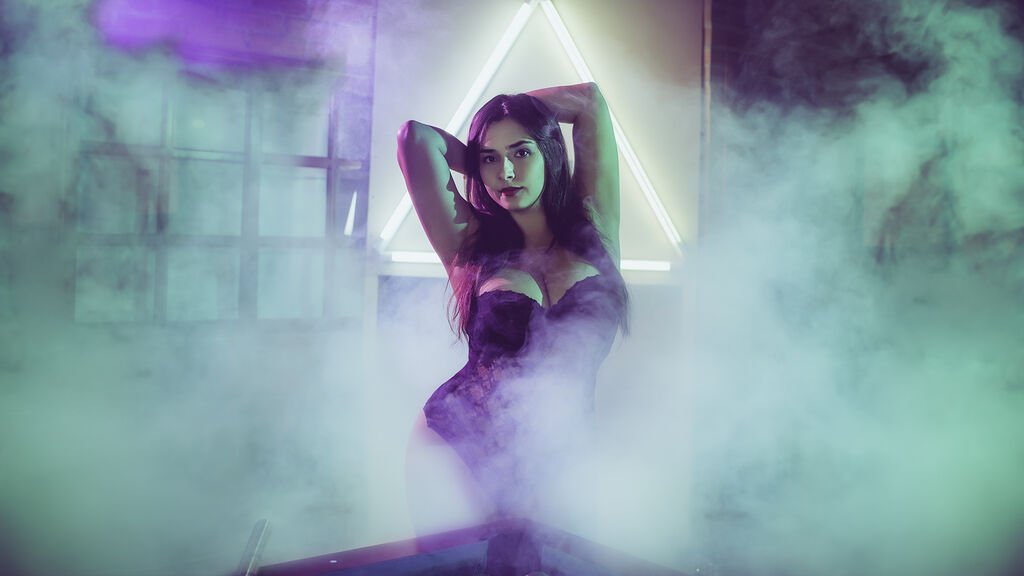 SuzyAmaya's Amateur Webcam Model Adventures