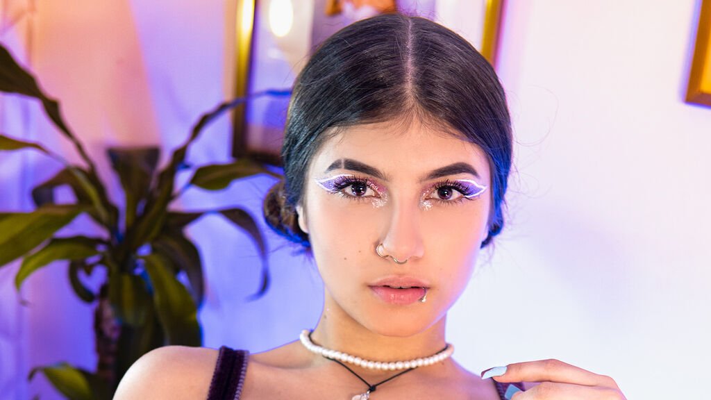 Tamara Delveccio’s Amateur Webcam Model Adventures