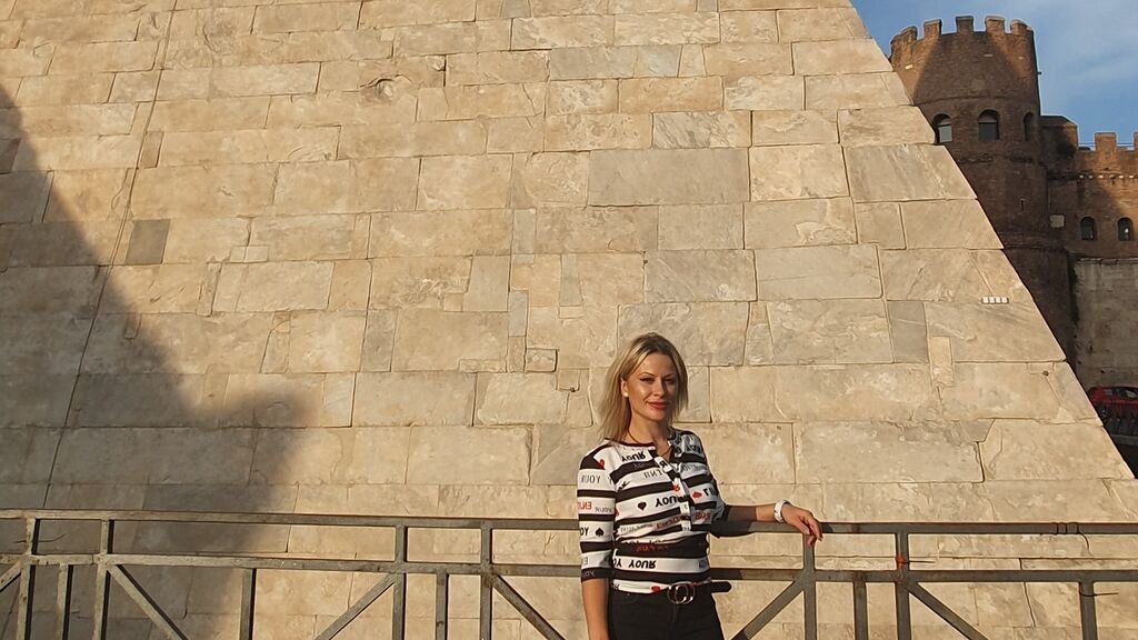 TessaMaria's Amateur Webcam Model Adventures TessaMaria’s Amateur Webcam Model Adventures