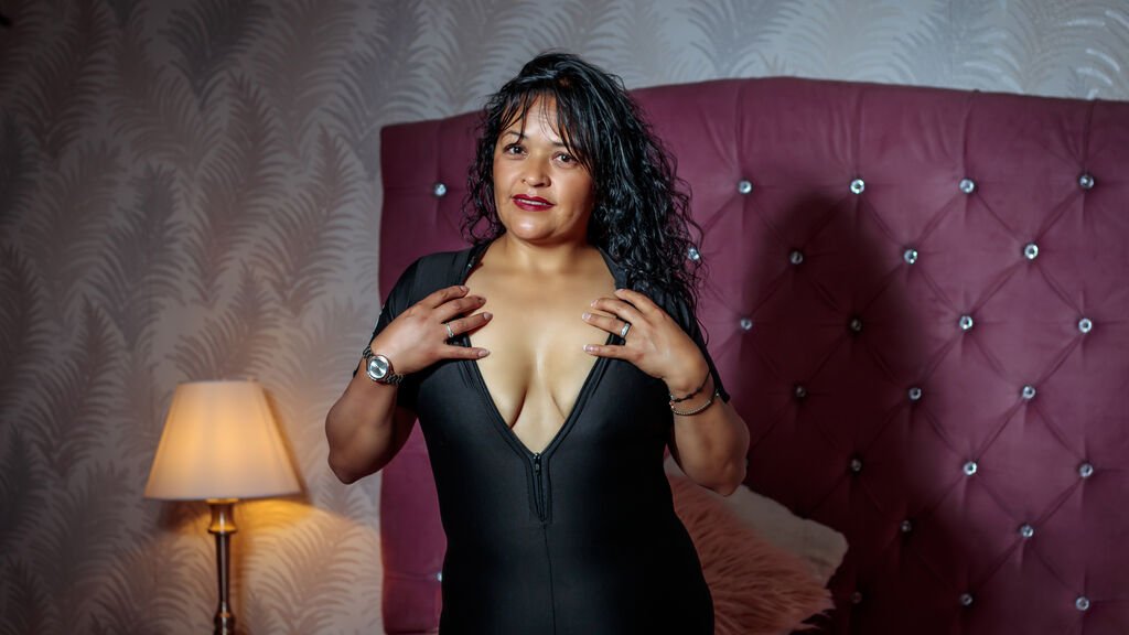 ThaliaLoretto's Amateur Webcam Model Adventures ThaliaLoretto’s Amateur Webcam Model Adventures