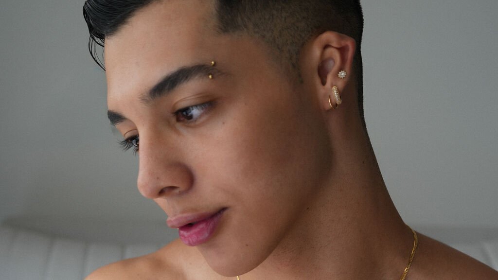 TroyeWiilliams: Cam On, World! TroyeWiilliams: Cam On, World!