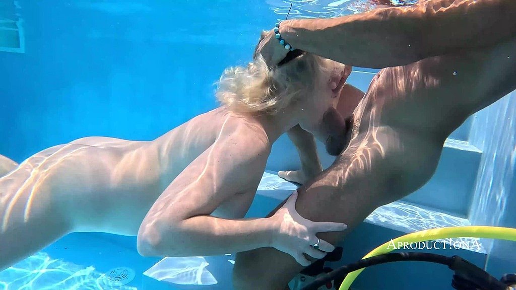 Underwater Marine Encounter for Australian Diver Underwater Marine Encounter for Australian Diver